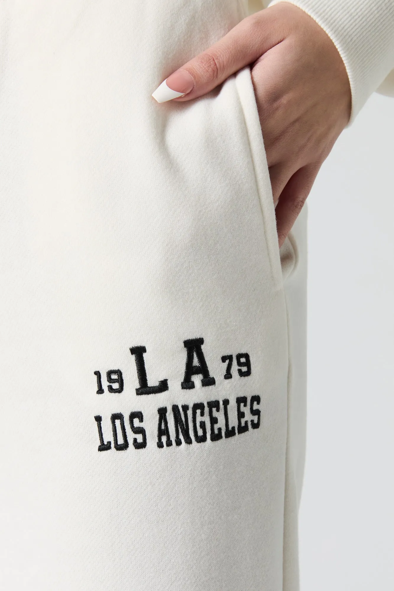 Graphic Fleece Wide Leg Sweatpant