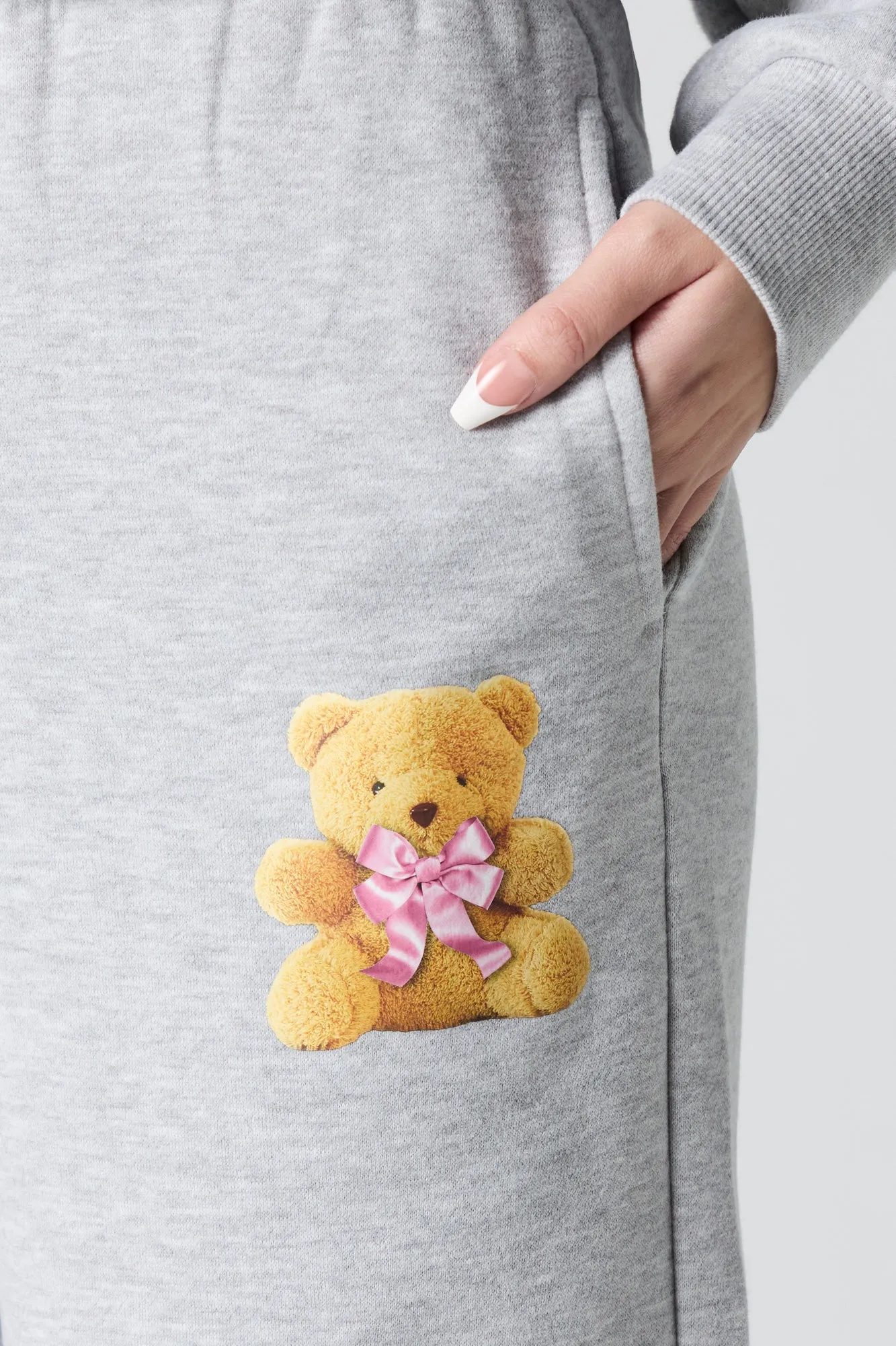 Graphic Fleece Wide Leg Sweatpant
