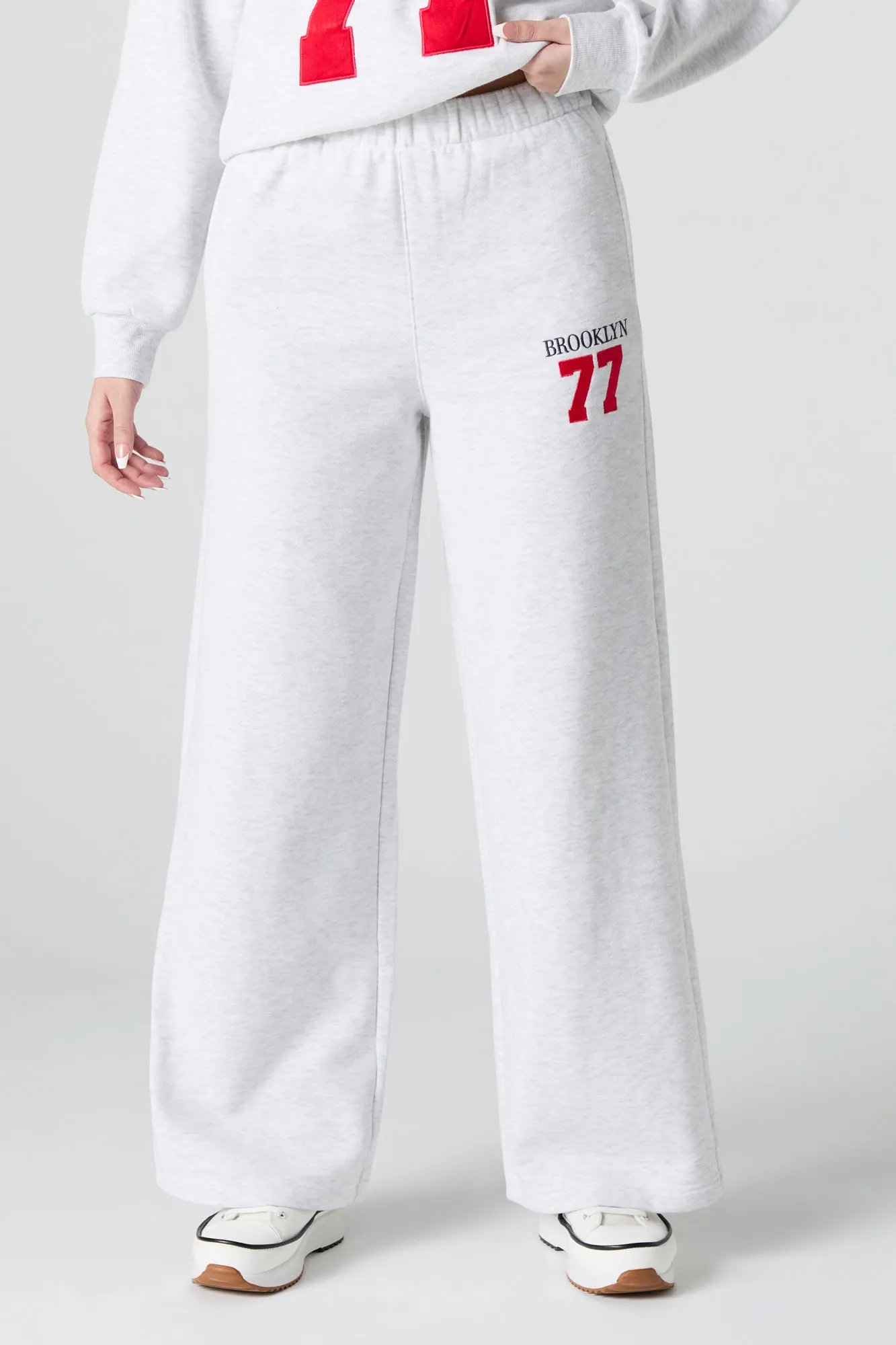 Graphic Fleece Wide Leg Sweatpant