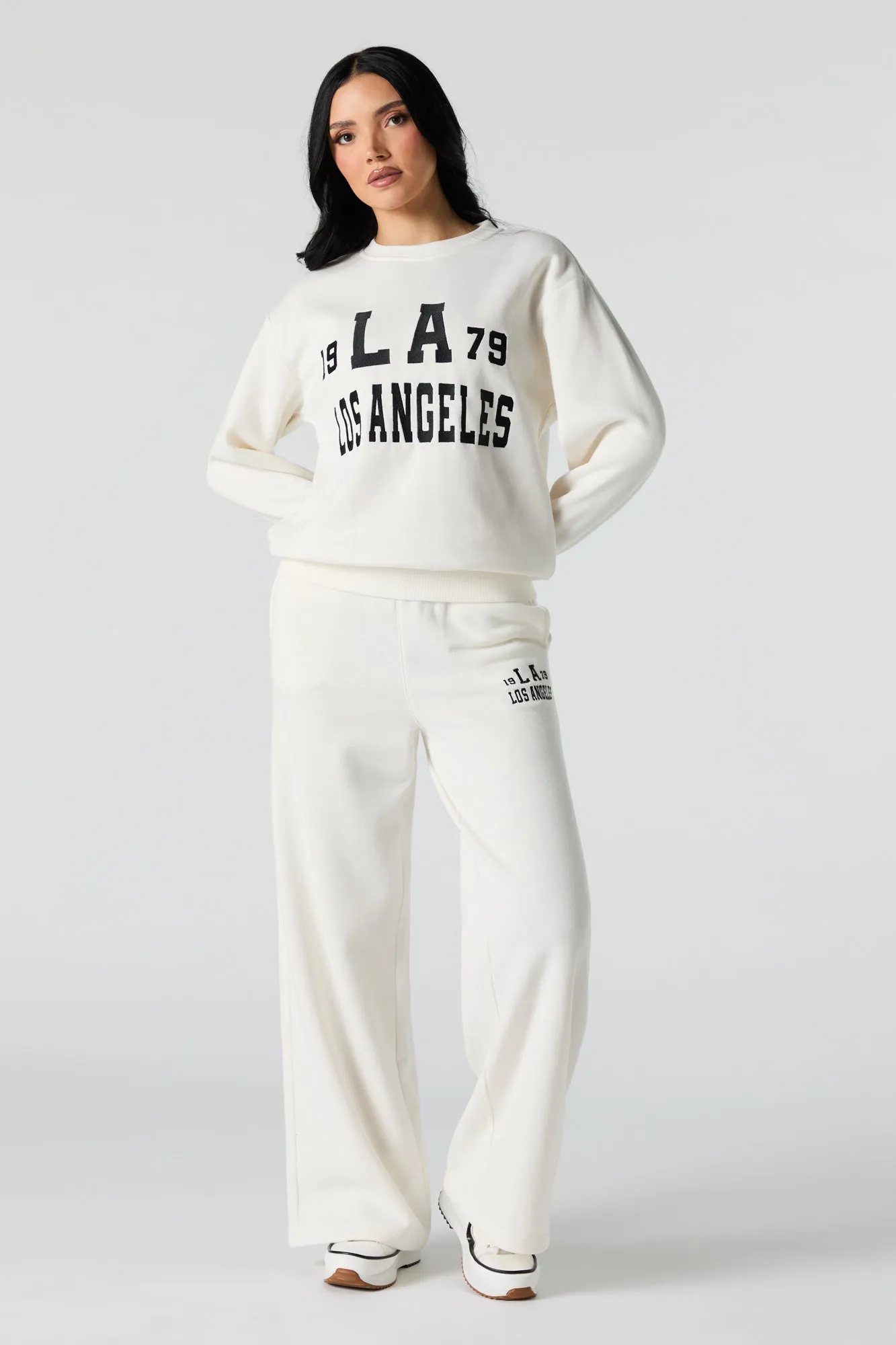 Graphic Fleece Wide Leg Sweatpant