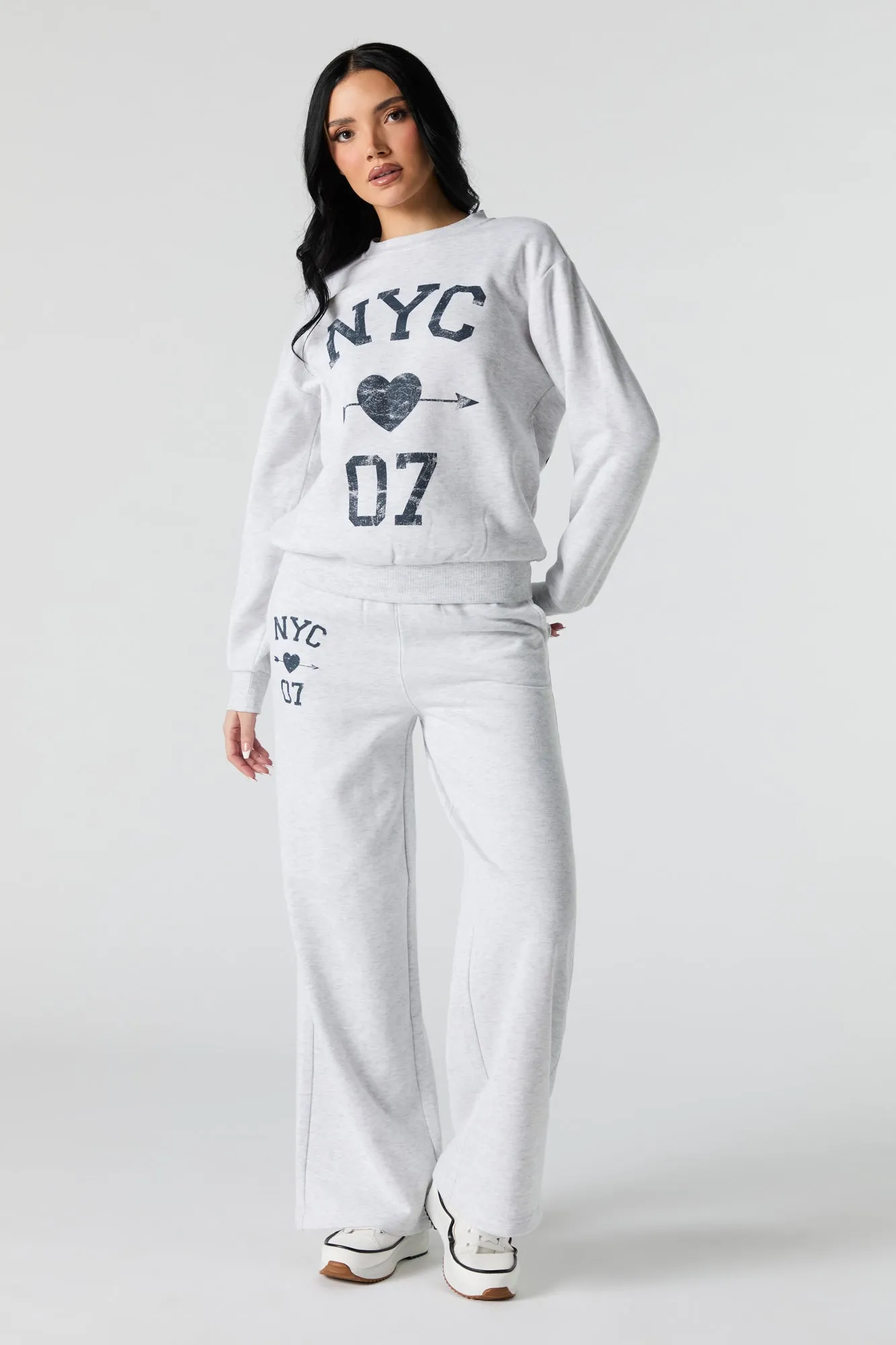 Graphic Fleece Wide Leg Sweatpant