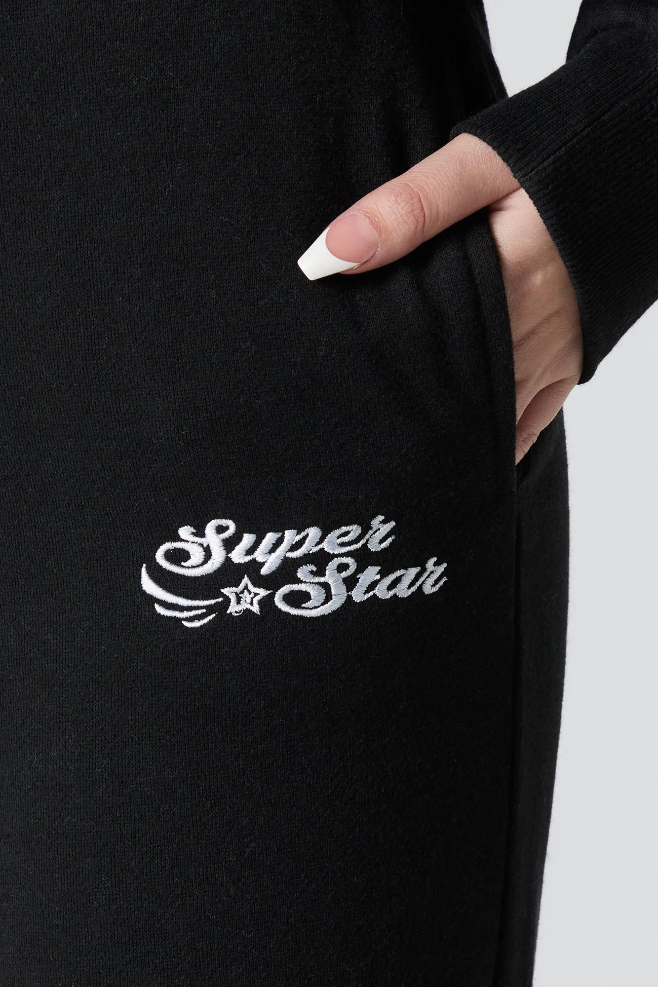 Graphic Fleece Wide Leg Sweatpant