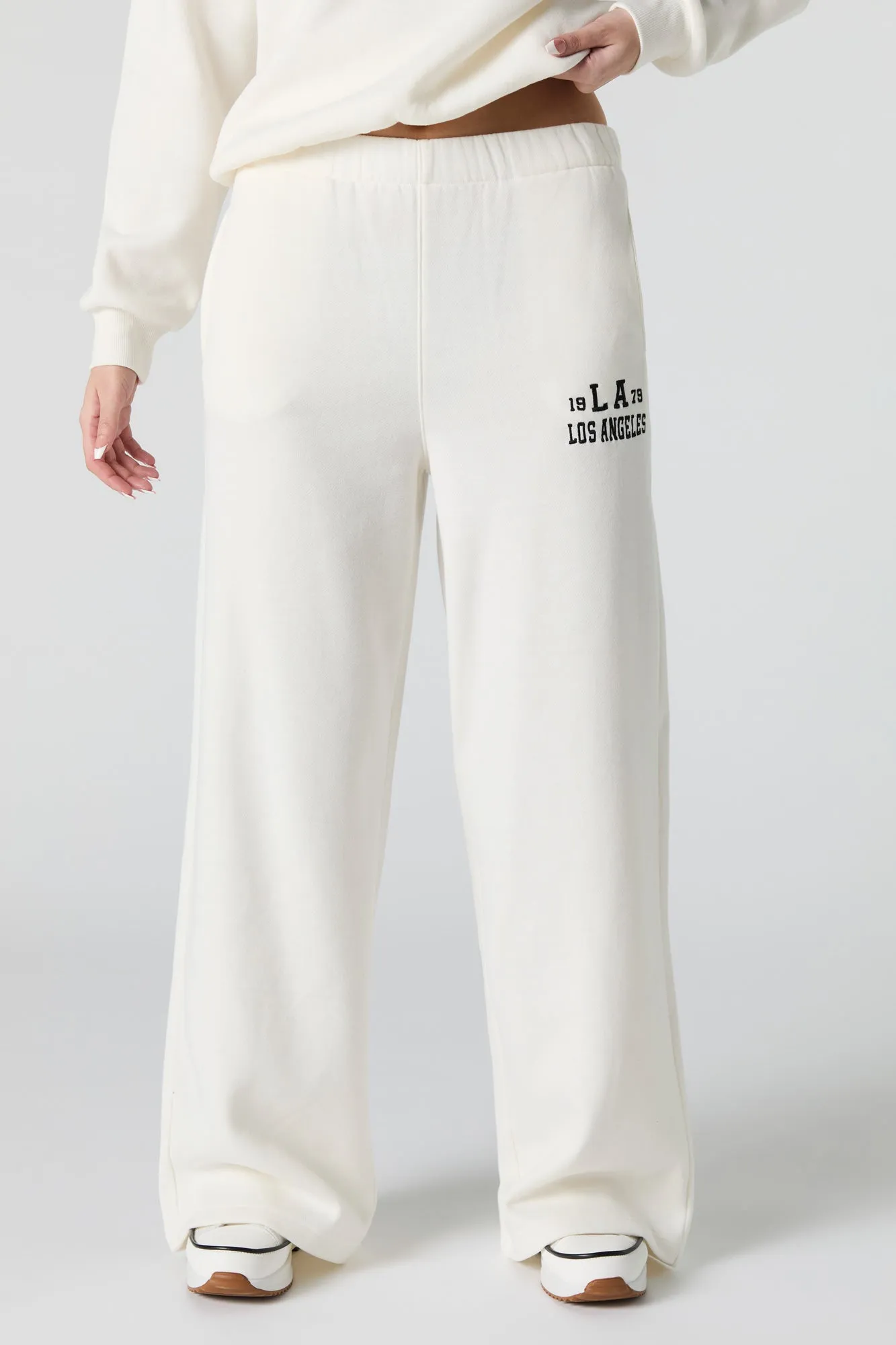 Graphic Fleece Wide Leg Sweatpant