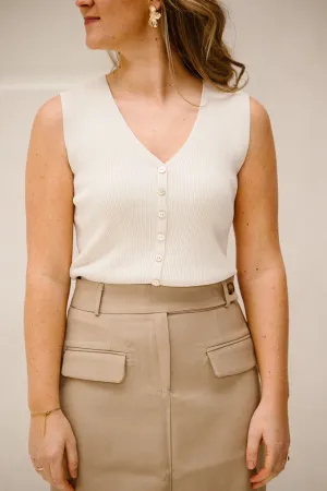 Top v-neck buttons sand