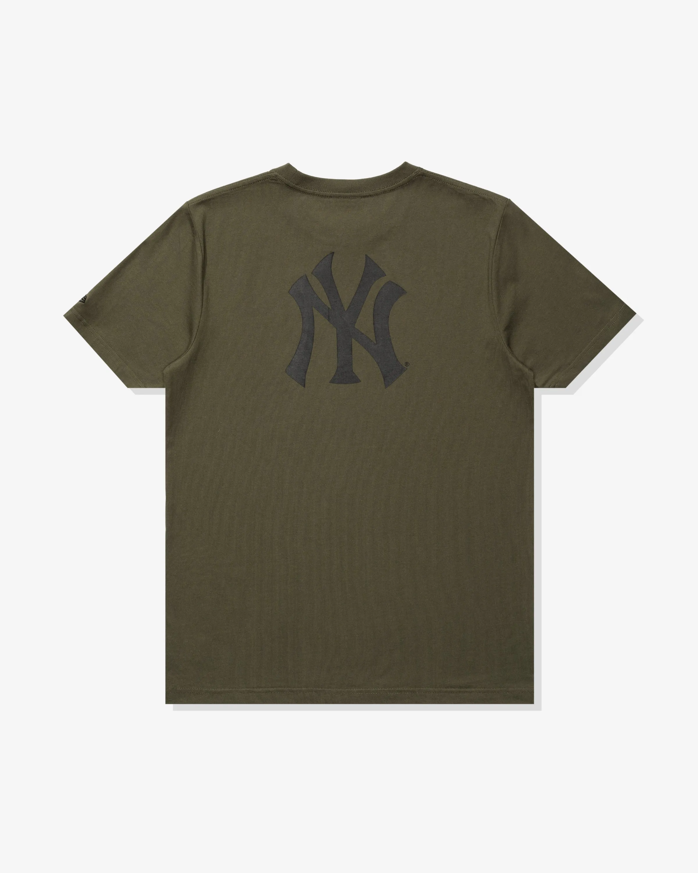 UNDEFEATED X NEW ERA NY YANKEES S/S TEE - NEWOLIVE