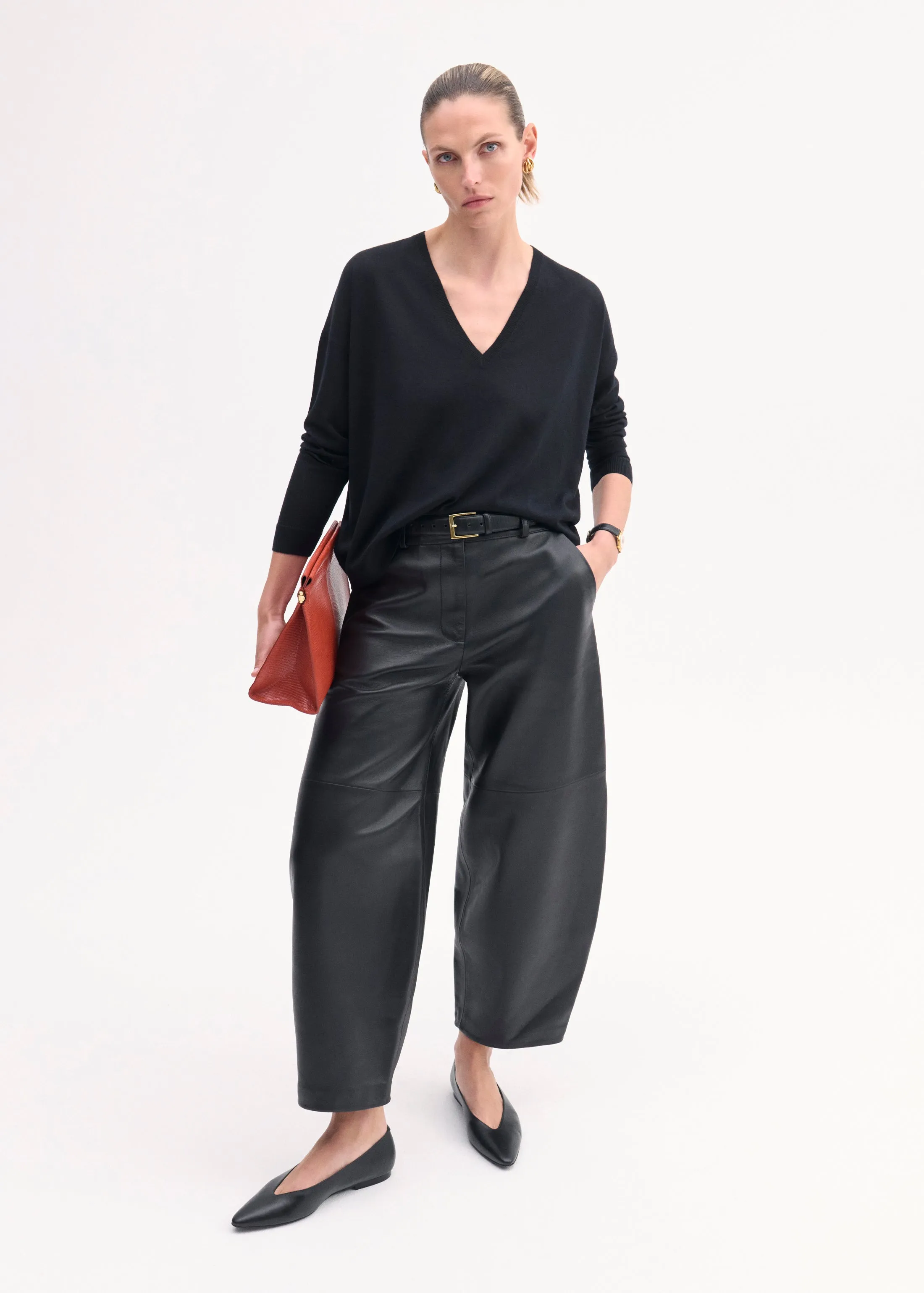 V-Neck Sweater in Fine Cashmere - Black